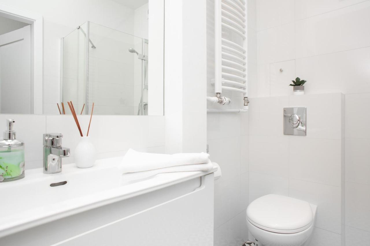 Family City Center Apartment By Renters Prestige Warsawa Bagian luar foto